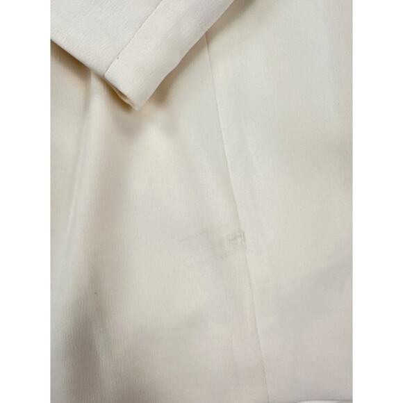 Cara Santana - Blazer and Shorts Matching Set in Cream - Picture 7 of 7